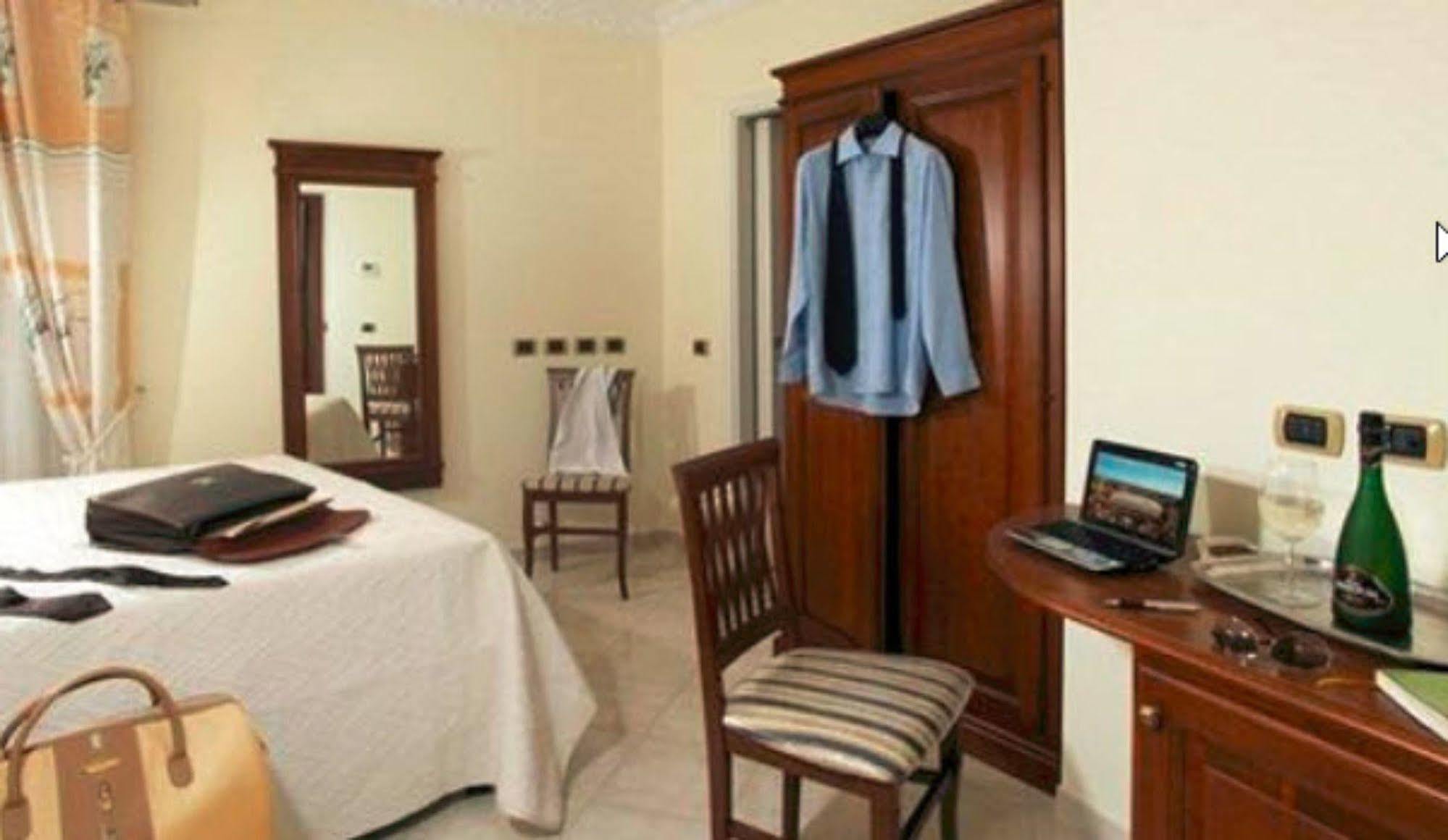 Hotel De Monti โรม ภายนอก รูปภาพ